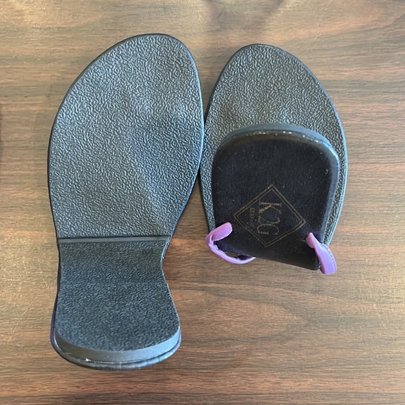 Slippers - Picture 2 of 3